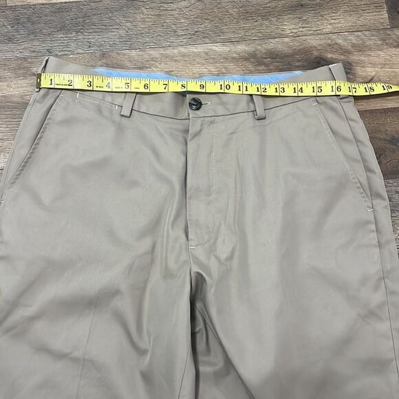 Brooks Brothers flat front polyester shorts. Size 34 - Picture 3 of 5